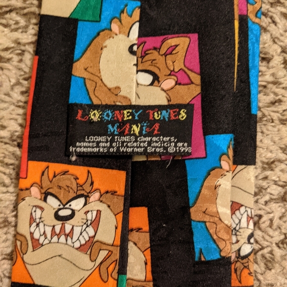 Looney Tunes tie - Picture 3 of 3